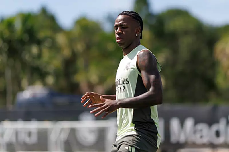 فيفا: فينيسيوس جونيور يقدم على تجديد عقده مع ريال مدريد حتى عام 2030