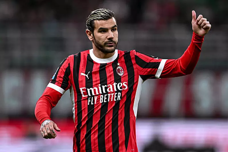 أليجري يكشف عن رحيل ثيو هيرنانديز عن ميلان: تمنيات بالتوفيق للاعب