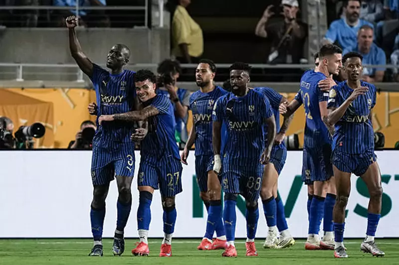 الهلال يسعى لتعزيز صفوفه بصفقة دفاعية قبل مواجهة فلومينينسي، بعيداً عن حمد الله