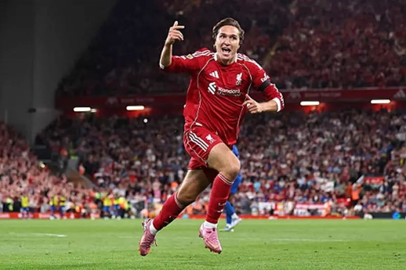 ميلان يسرع مفاوضاته مع كييزا بعد تألقه مع ليفربول